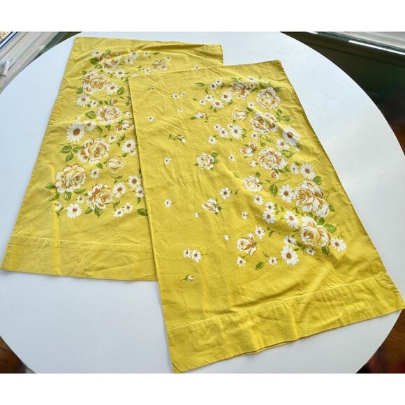 Vintage 60s floral pillowcases, golden yellow, roses & daisy flowers, Pepperell - Picture 2 of 9